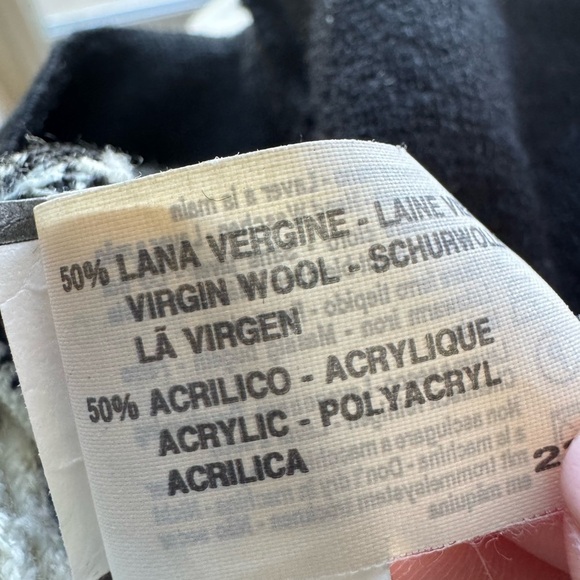 Gianfranco Ferre Black Cream Knit Golf Vest Sweater - Picture 9 of 11